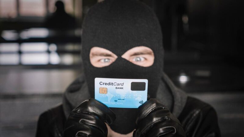 Numery kierunkowe 63 a cyberbezpieczeństwo: Jak się chronić przed oszustwami