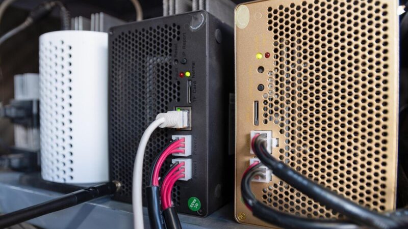 UPS zasilacz awaryjny: co to jest i jaki wybrać?