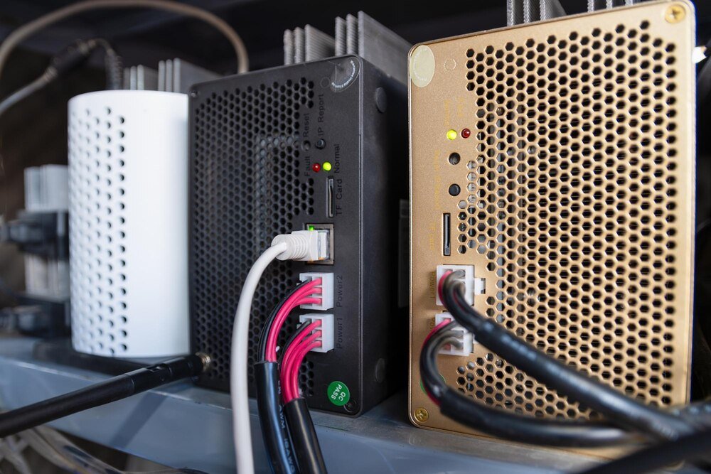 UPS zasilacz awaryjny: co to jest i jaki wybrać?